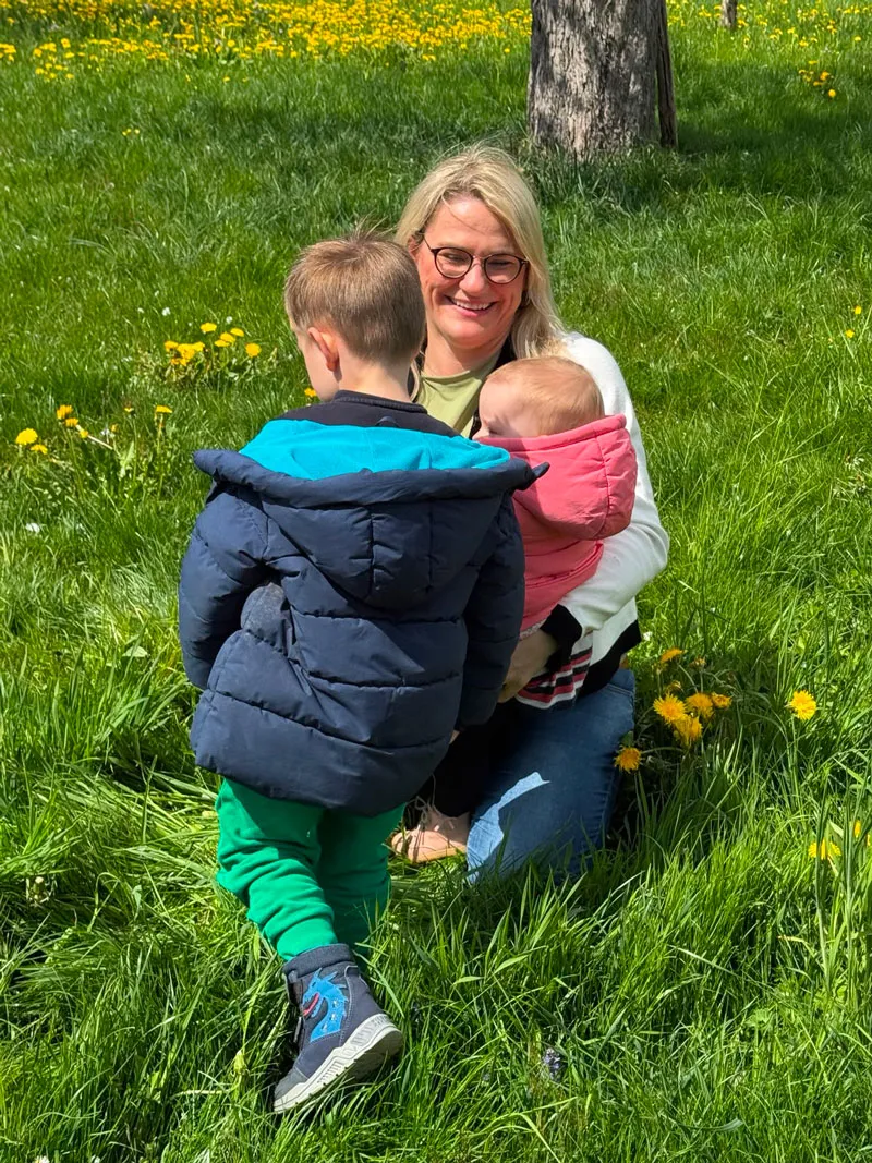 Christina Stumpp mit Ihren zwei Kindern