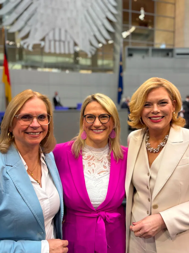Christina Stumpp – Gruppenbild mit (bitte eintragen)